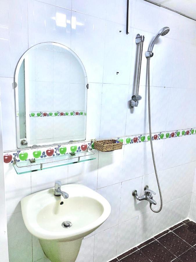 Ngoc Trinh Hotel Ho Chi Minh City Exterior photo